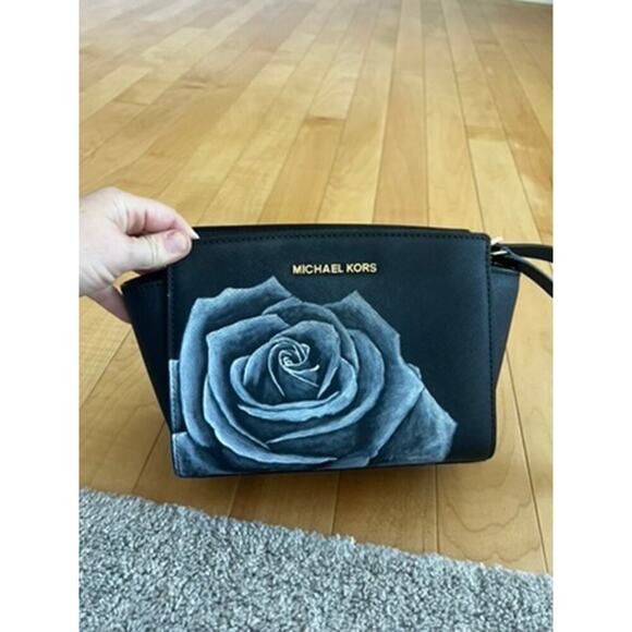 NWOT Michael Kors small black handbag w outer case black w gray rose design - Picture 6 of 9